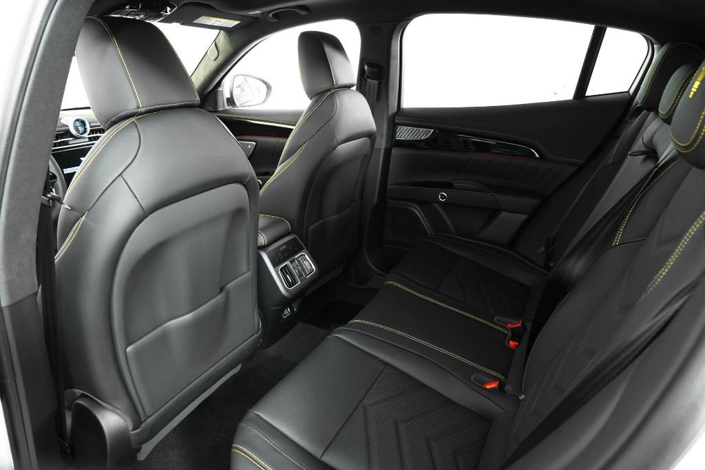 new 2025 Maserati Grecale car, priced at $100,945