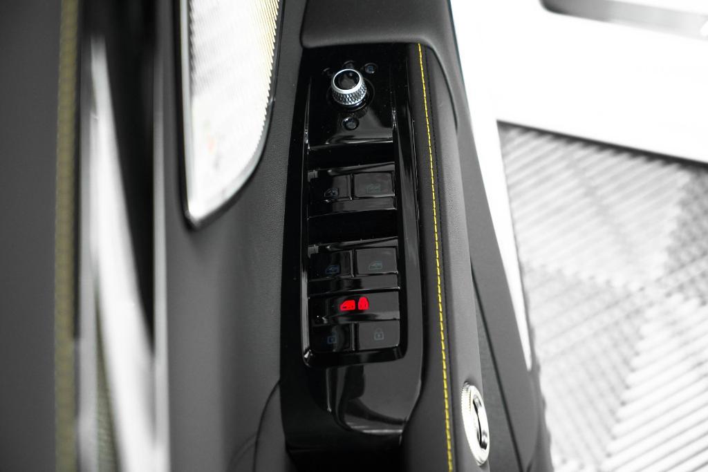 new 2025 Maserati Grecale car, priced at $100,945