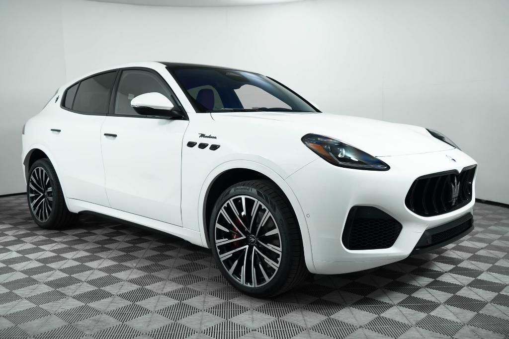 new 2025 Maserati Grecale car, priced at $97,305