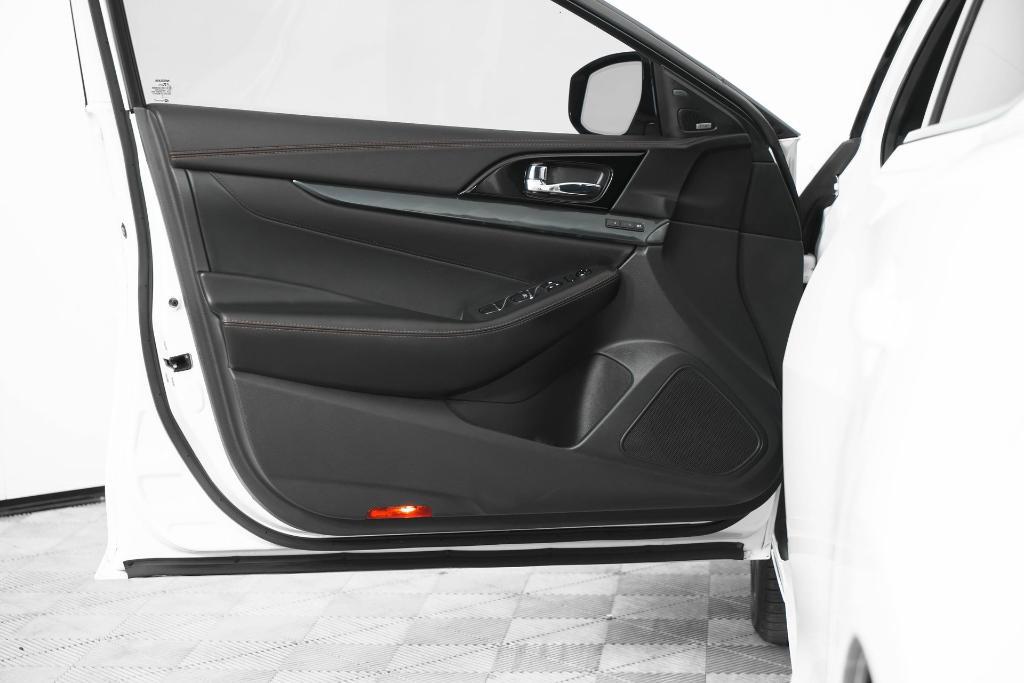 used 2021 Nissan Maxima car, priced at $25,555