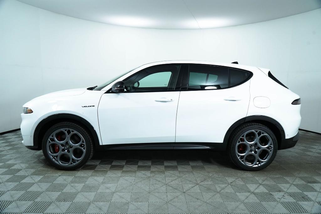 new 2024 Alfa Romeo Tonale car, priced at $44,290