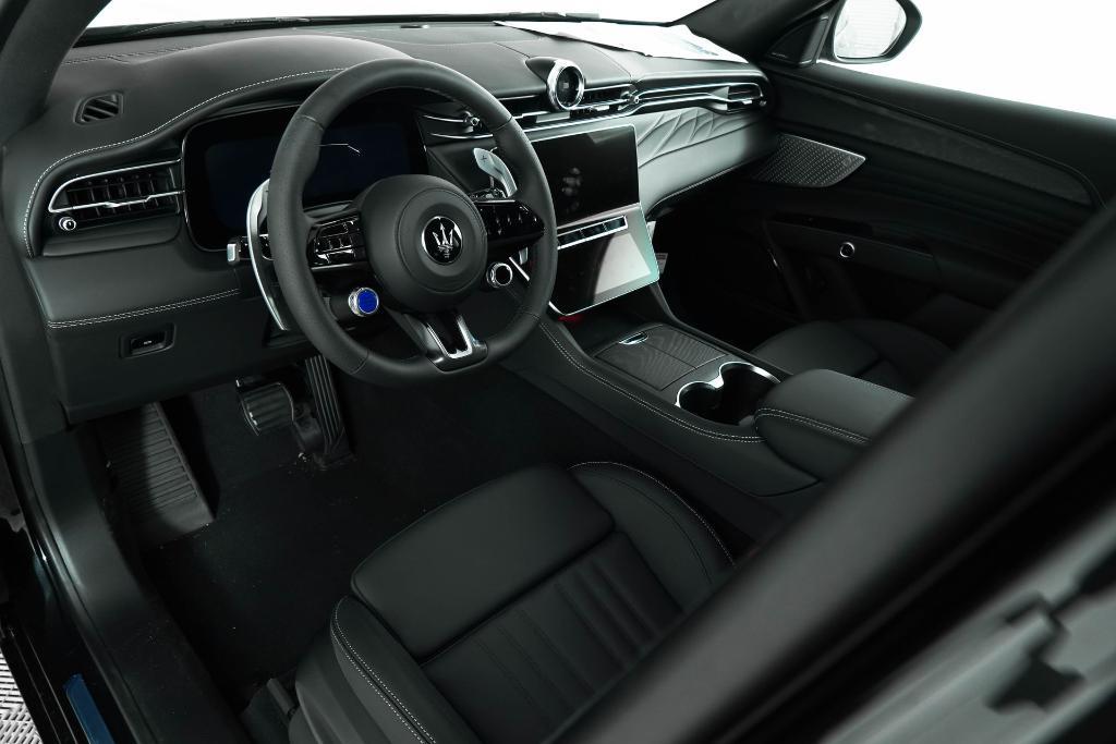 new 2025 Maserati Grecale car, priced at $85,995