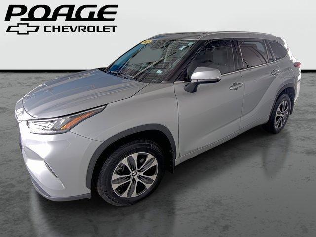 used 2020 Toyota Highlander car, priced at $33,990