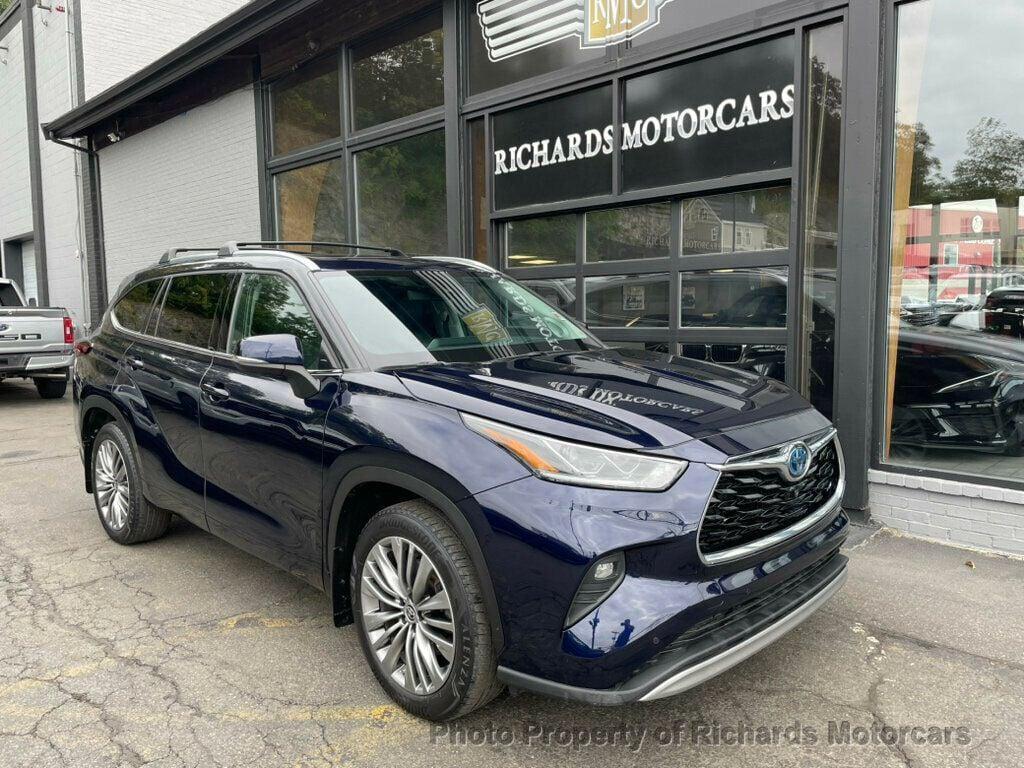 used 2020 Toyota Highlander Hybrid car, priced at $39,700