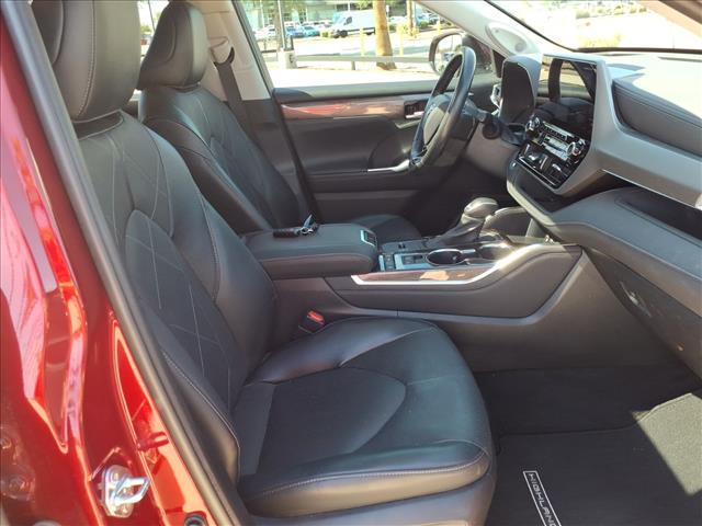 used 2022 Toyota Highlander car, priced at $35,956