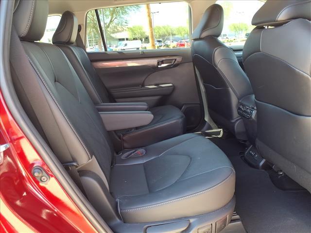 used 2022 Toyota Highlander car, priced at $35,956