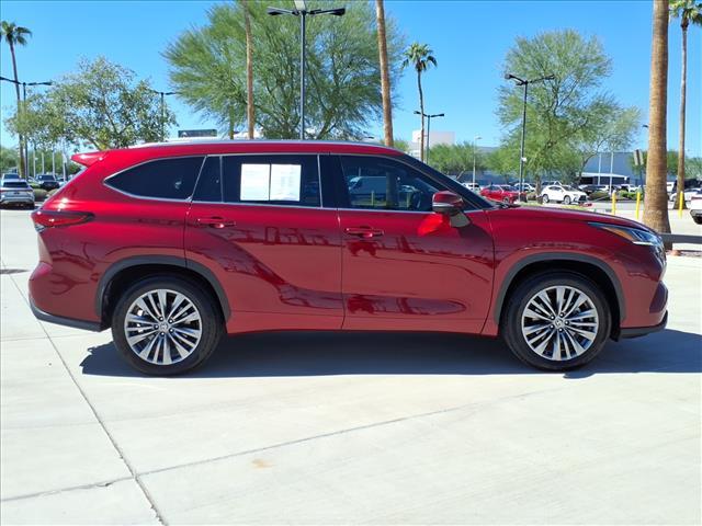 used 2022 Toyota Highlander car, priced at $35,956