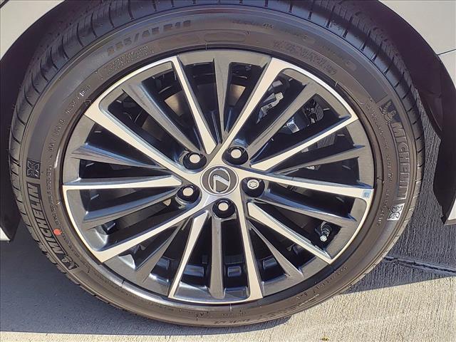 new 2025 Lexus ES 350 car, priced at $48,129