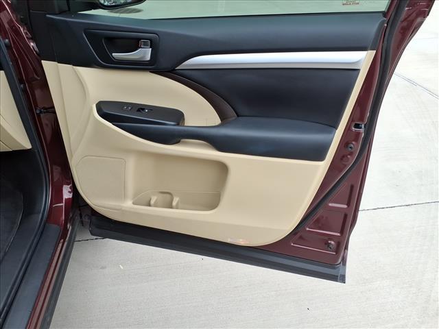 used 2018 Toyota Highlander car, priced at $27,840