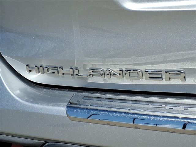 used 2021 Toyota Highlander car, priced at $34,615