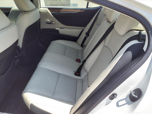 new 2025 Lexus ES 300h car, priced at $49,399