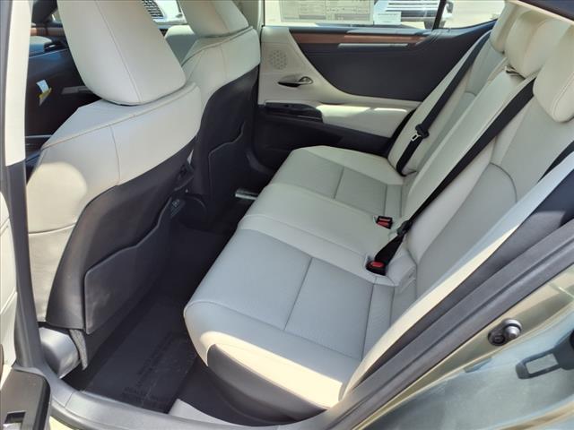 new 2025 Lexus ES 300h car, priced at $48,899