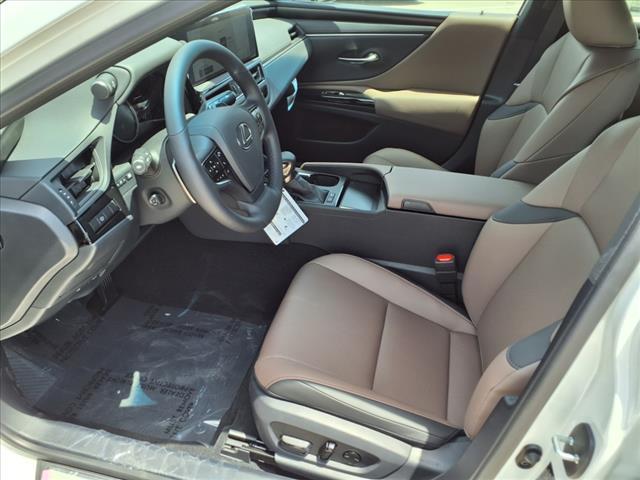 new 2025 Lexus ES 300h car, priced at $51,624