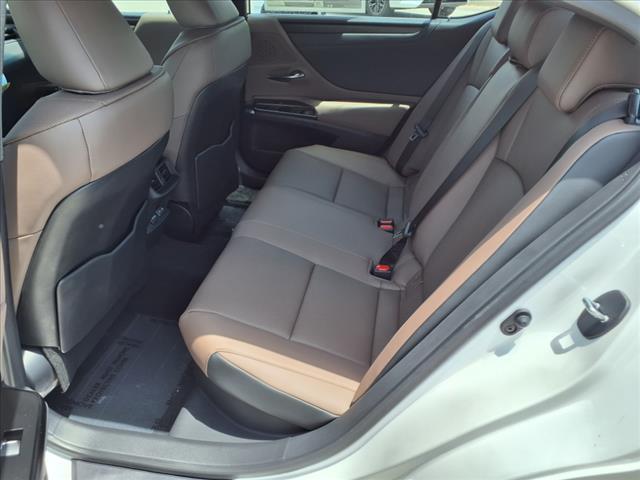 new 2025 Lexus ES 300h car, priced at $51,624