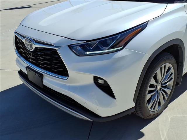 used 2021 Toyota Highlander Hybrid car, priced at $35,826