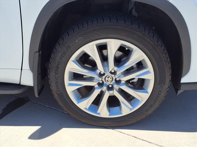 used 2022 Toyota Highlander car, priced at $36,680
