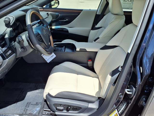 new 2025 Lexus ES 300h car, priced at $56,649