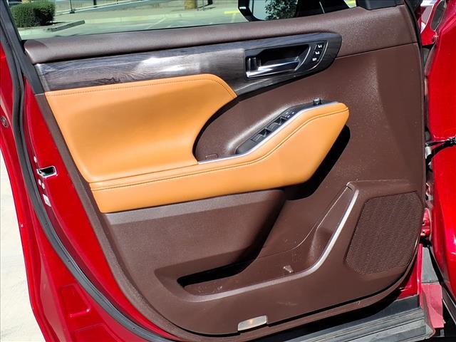 used 2021 Toyota Highlander car, priced at $37,408