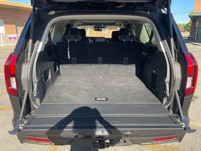 new 2025 Ford Expedition Max car, priced at $73,907