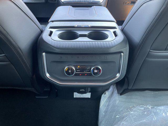 new 2025 Ford Expedition car, priced at $82,552