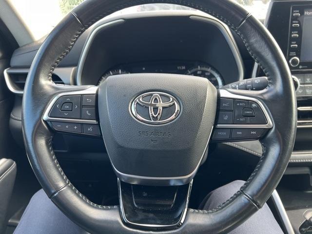 used 2021 Toyota Highlander car, priced at $32,489