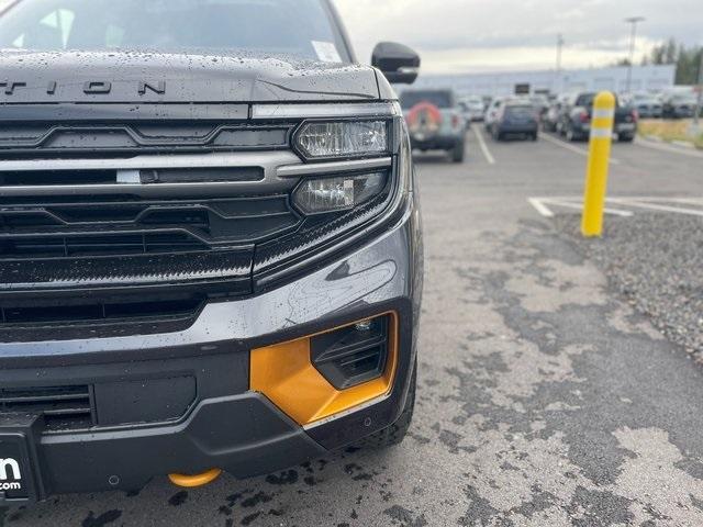 new 2025 Ford Expedition car, priced at $84,040