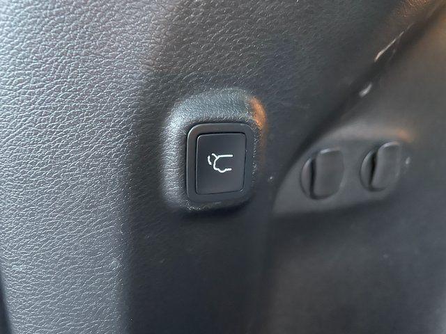 used 2020 Jeep Cherokee car, priced at $18,401