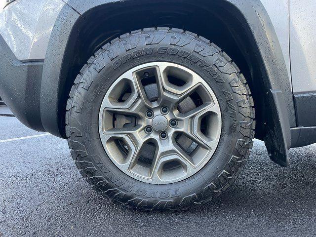 used 2020 Jeep Cherokee car, priced at $18,401