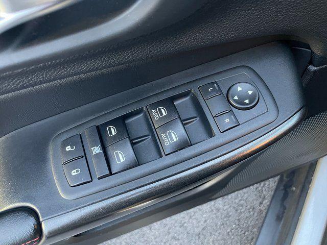 used 2020 Jeep Cherokee car, priced at $18,401