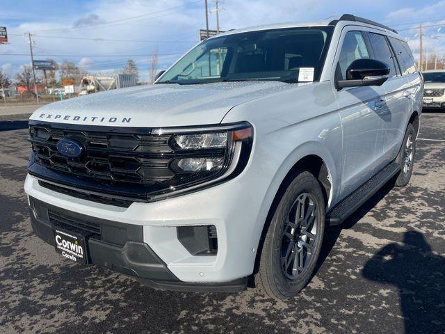 new 2025 Ford Expedition car, priced at $72,940