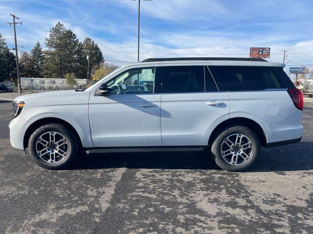 new 2025 Ford Expedition car, priced at $72,940