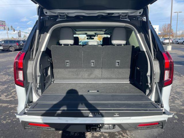 new 2025 Ford Expedition car, priced at $72,940