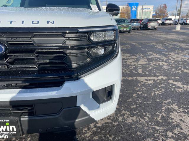 new 2025 Ford Expedition car, priced at $72,940