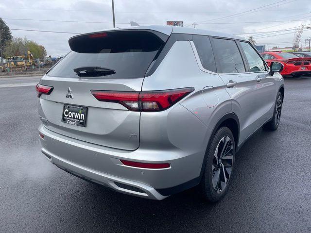 used 2024 Mitsubishi Outlander car, priced at $25,989