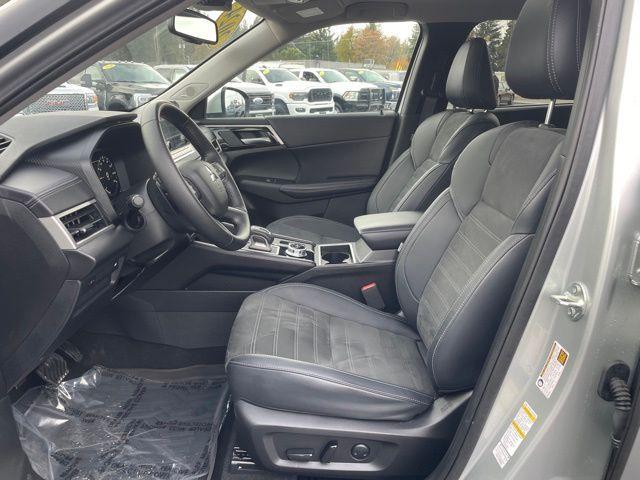 used 2024 Mitsubishi Outlander car, priced at $25,989