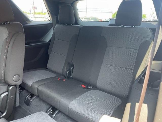 used 2023 Chevrolet Traverse car, priced at $33,477
