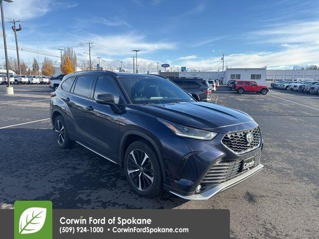 used 2021 Toyota Highlander car, priced at $34,489