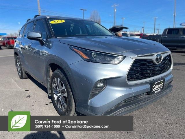 used 2022 Toyota Highlander car, priced at $36,489