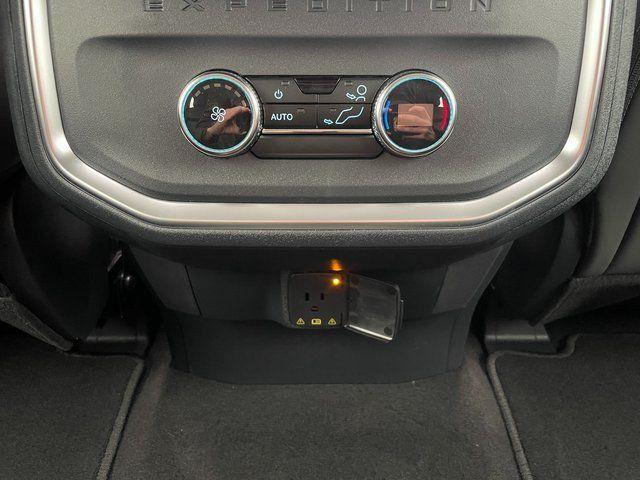 new 2025 Ford Expedition car, priced at $71,271