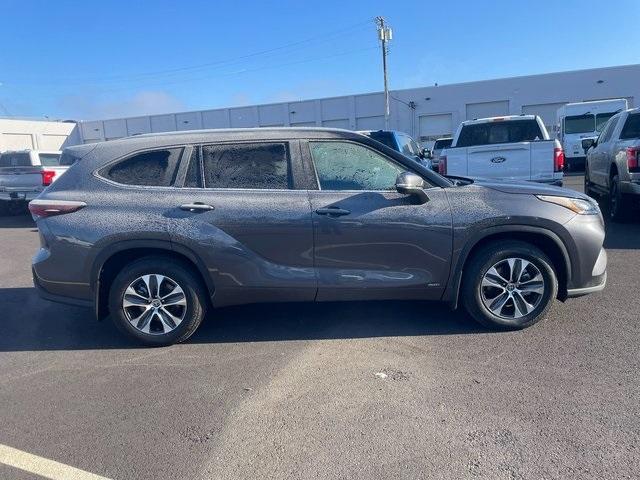 used 2024 Toyota Highlander Hybrid car, priced at $47,489