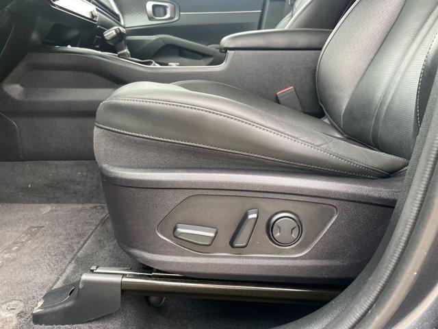 used 2024 Kia Sorento car, priced at $33,126