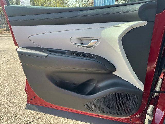 used 2025 Hyundai TUCSON Hybrid car, priced at $25,544