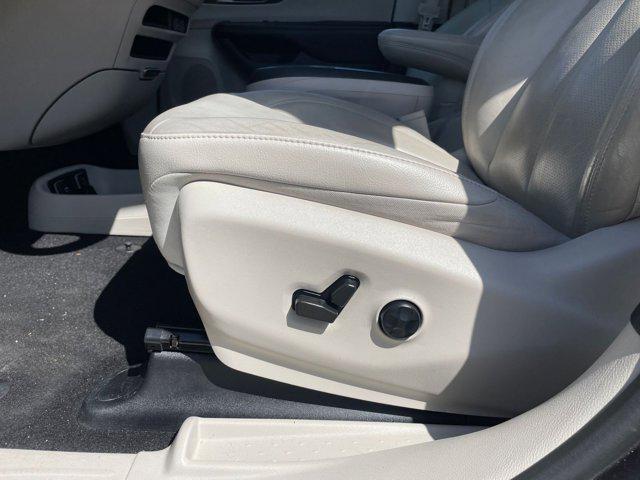 used 2021 Chrysler Pacifica Hybrid car, priced at $20,045