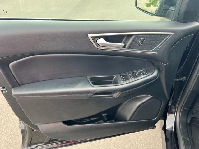 used 2024 Ford Edge car, priced at $26,300