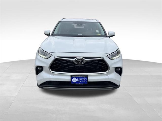 used 2022 Toyota Highlander car, priced at $39,000