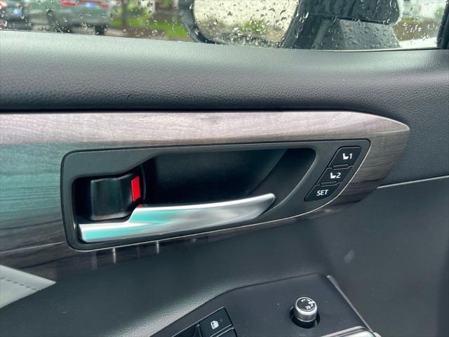 used 2022 Toyota Highlander car, priced at $39,000