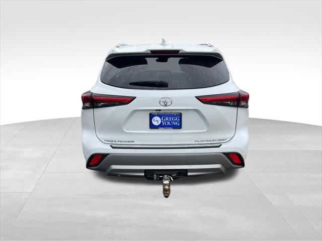 used 2022 Toyota Highlander car, priced at $39,000
