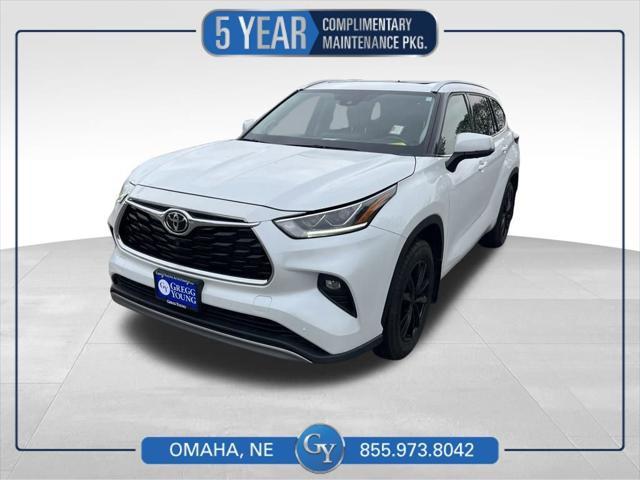 used 2022 Toyota Highlander car, priced at $36,200
