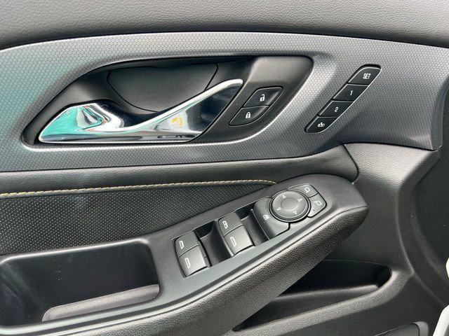 used 2021 Chevrolet Traverse car, priced at $31,800