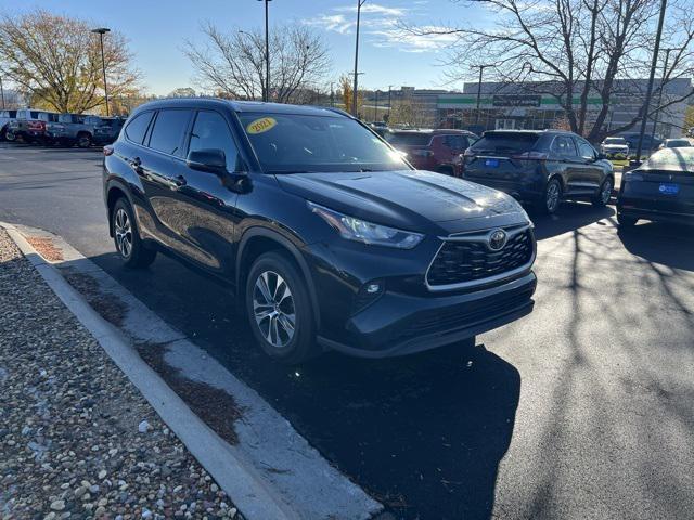 used 2021 Toyota Highlander car, priced at $32,500